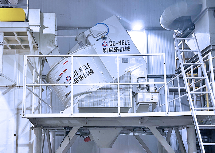 傾斜式陶瓷混合造粒機(jī) 傾斜式陶瓷混合造粒機(jī)